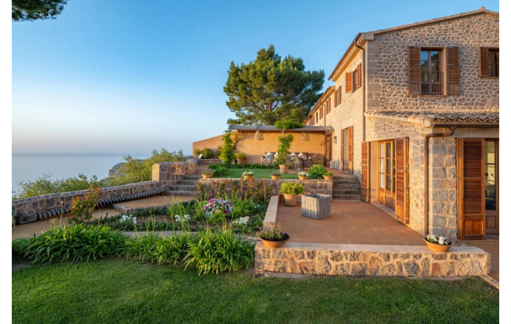 Villa Rafaella with garden and pool, Mallorca