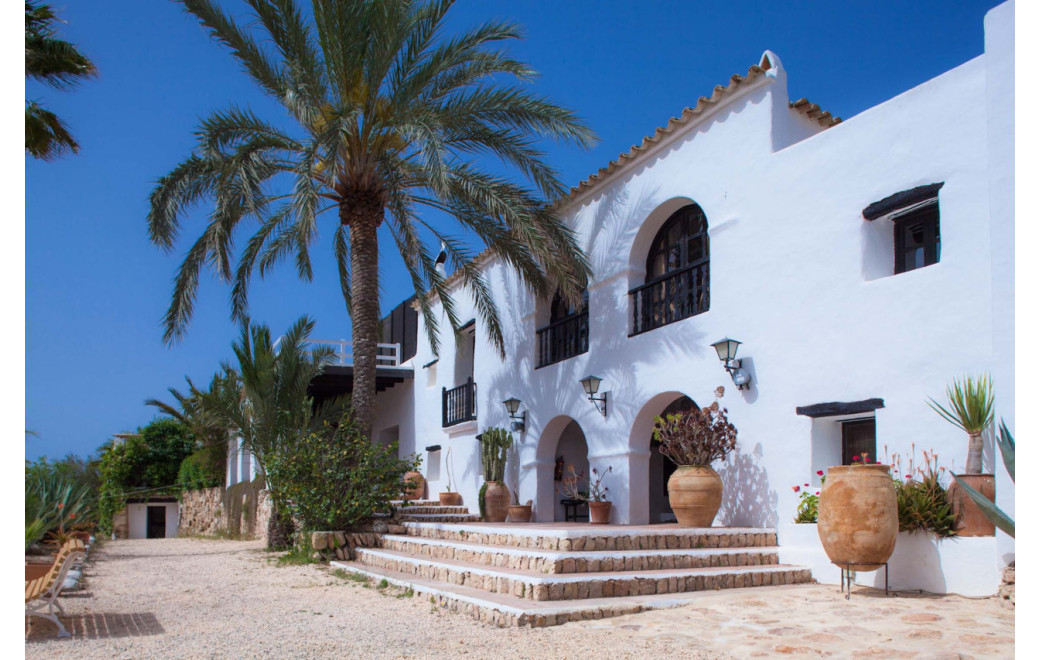 Finca-style villa with pool and tennis court, San José de Talaia, Ibiza